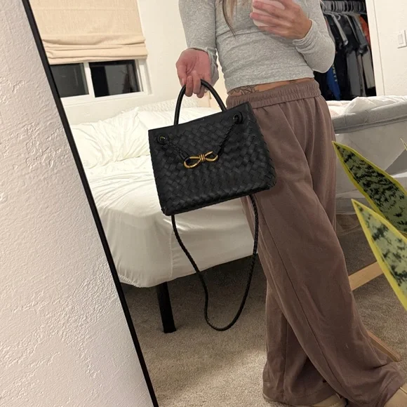 Black Woven Handbag - Picture 5 of 6